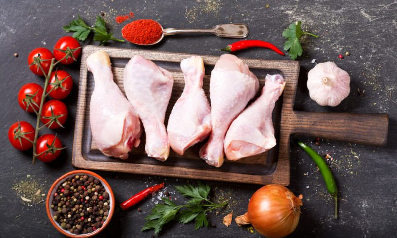 Ωμό κοτόπουλο: 8 λάθη που βάζουν σε κίνδυνο την υγεία σας - Φωτογραφία 1