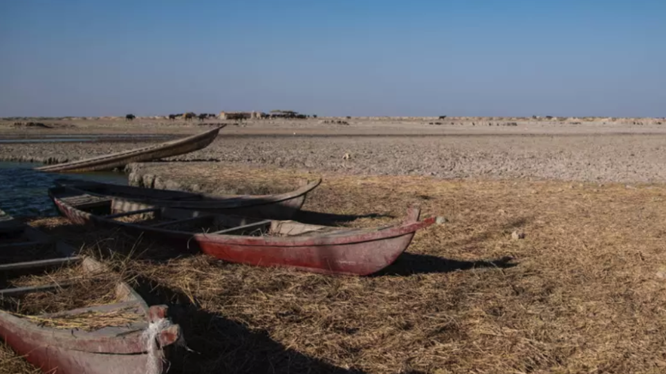 Ιράκ: Ο αριθμός των ανθρώπων που δηλητηριάστηκαν από μολυσμένο νερό στη Βασόρα έφθασε τους 111.000 - Φωτογραφία 1