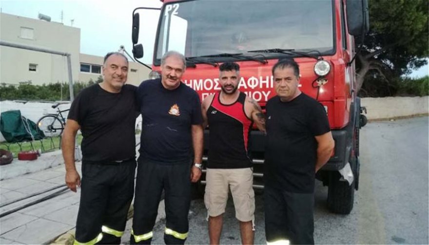 Εθελοντής πυροσβέστης και αθλητής τοποθέτησε το Σταυρό στη Μυτιλήνη - Φωτογραφία 7