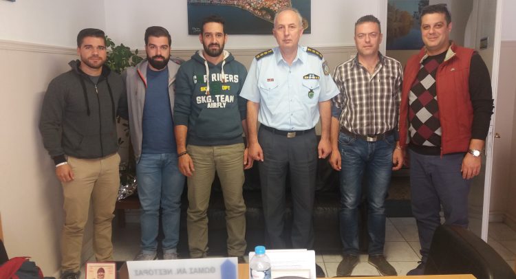 Επίσκεψη τής Ένωση Καστοριάς στον Αστυνομικό Διευθυντή - Φωτογραφία 1