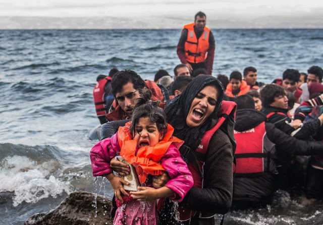 Γλίτωσε τα ισόβια (!) ο Σύριος διακινητής που «έπνιξε» 19 πρόσφυγες (μαζί με 4 παιδιά) - Φωτογραφία 1