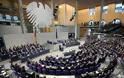 Γερμανία - Δημοσκόπηση στο ZDF: Σε... «ελεύθερη πτώση» τα κόμματα του κυβερνητικού συνασπισμού