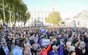 Χιλιάδες διαδηλωτές στο Λονδίνο κατά του Brexit - Ζητούν δεύτερο δημοψήφισμα - Φωτογραφία 1