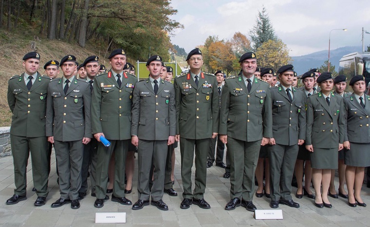 Παρουσία Αρχηγού ΓΕΣ στην Ετήσια Εκδήλωση στο Μνημείο Πεσόντων της Μεραρχίας Ιππικού - Φωτογραφία 13