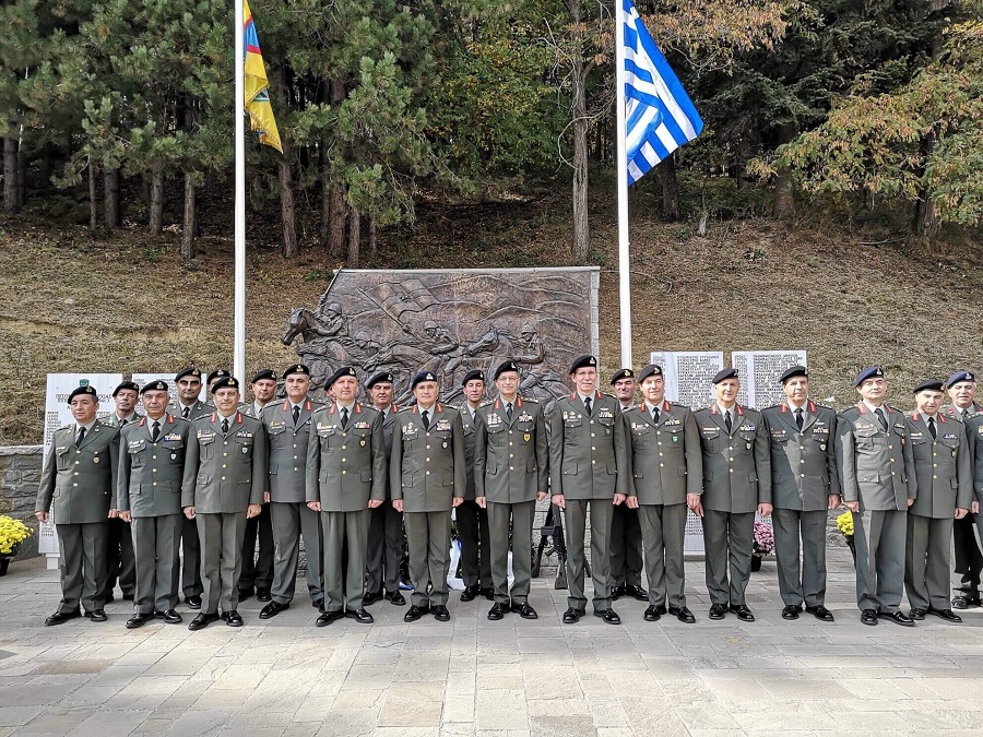Παρουσία Αρχηγού ΓΕΣ στην Ετήσια Εκδήλωση στο Μνημείο Πεσόντων της Μεραρχίας Ιππικού - Φωτογραφία 3