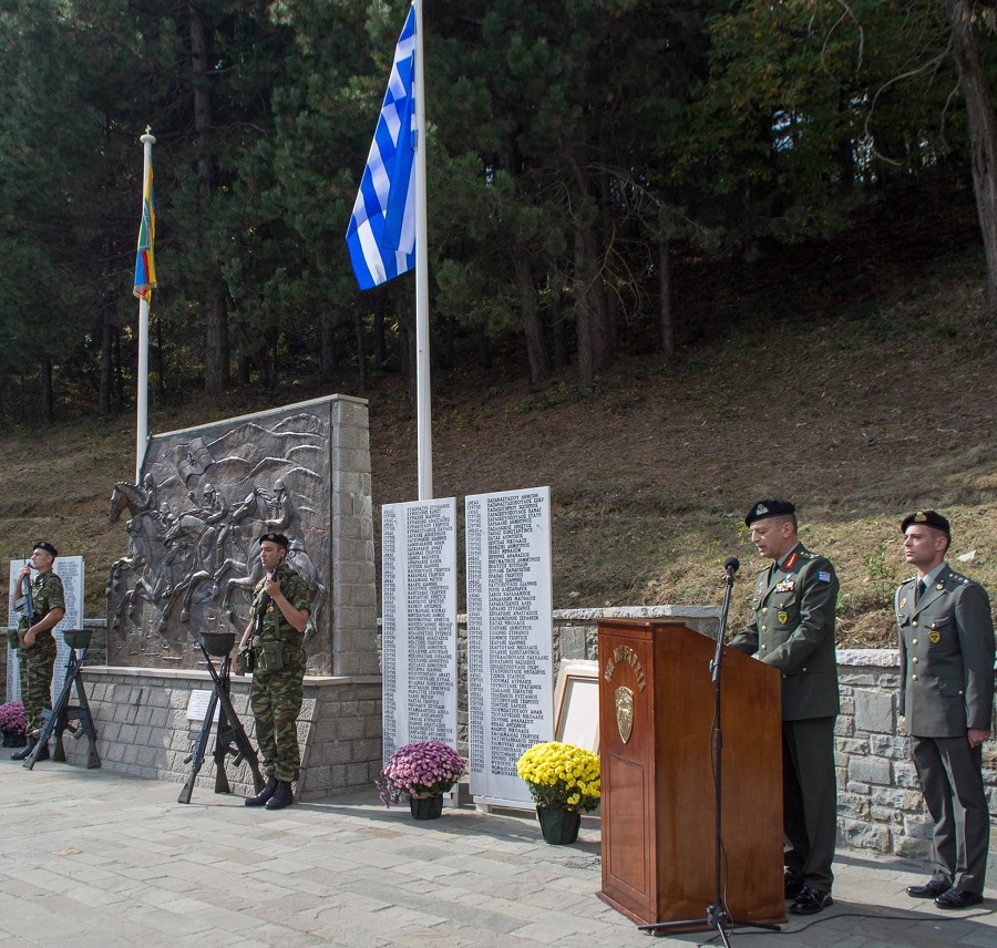 Παρουσία Αρχηγού ΓΕΣ στην Ετήσια Εκδήλωση στο Μνημείο Πεσόντων της Μεραρχίας Ιππικού - Φωτογραφία 4