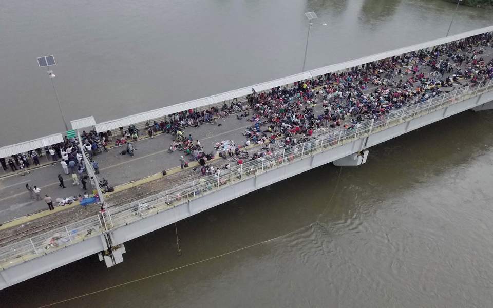 Χιλιάδες μετανάστες από την Ονδούρα κατευθύνονται προς το Μεξικό και τις ΗΠΑ - Φωτογραφία 2