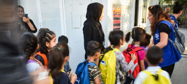Βόλος: Απειλούν διευθυντή Γυμνασίου επειδή δέχθηκε προσφυγόπουλα στο σχολείο - Φωτογραφία 1