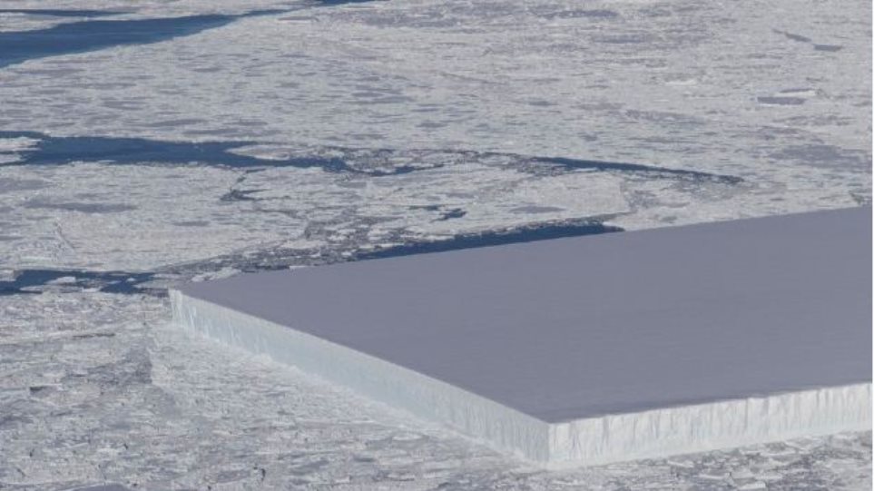 Παγόβουνο με τέλειο ορθογώνιο σχήμα, σαν γιγάντιο «παγάκι», φωτογράφισε η NASA! - Φωτογραφία 1