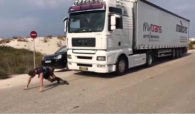 Νίκος Πολίτης: Ο σύγχρονος Κουταλιανός της Λευκάδας σέρνει φορτηγό 14,5 τόννων (ΔΕΙΤΕ VIDEO) - Φωτογραφία 1