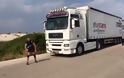 Νίκος Πολίτης: Ο σύγχρονος Κουταλιανός της Λευκάδας σέρνει φορτηγό 14,5 τόννων (ΔΕΙΤΕ VIDEO) - Φωτογραφία 2