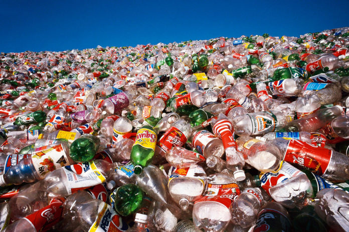 Διεθνής έρευνα «έδειξε» υπολείμματα πλαστικών στον οργανισμό μας! - Φωτογραφία 1