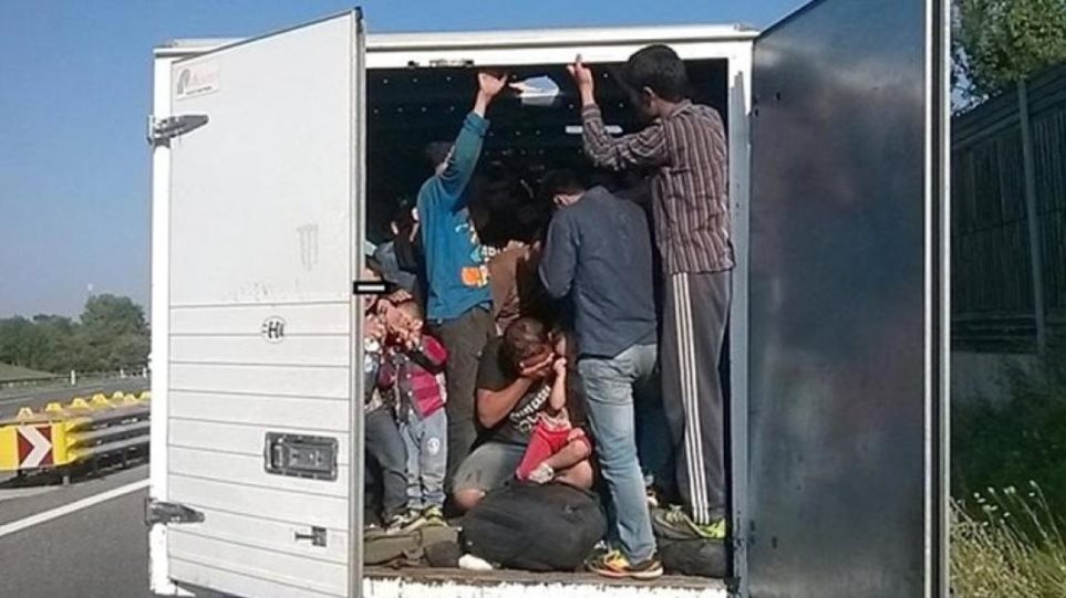 Φορτηγό με 99 μετανάστες στην Εγνατία Οδό - Φωτογραφία 1