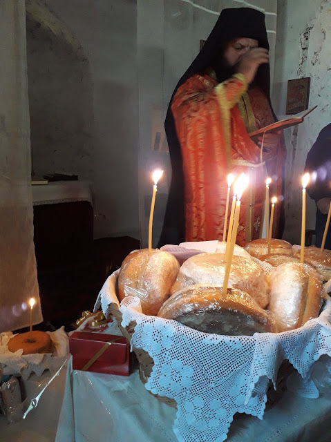 Γιόρτασε το γραφικό εκκλησάκι του ΑΓΙΟΥ ΔΗΜΗΤΡΙΟΥ στην ΜΠΑΜΠΙΝΗ | ΦΩΤΟ: Πηνελόπη Γκούμα - Φωτογραφία 12