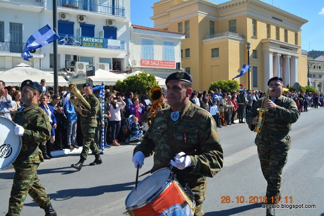 Φωτό από τη Στρατιωτική παρέλαση στη Σάμο - Φωτογραφία 2