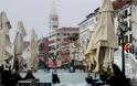 «Βυθίστηκε» η Βενετία από τις σφοδρές βροχοπτώσεις - Κάτω από το νερό το 75% της πόλης - Φωτογραφία 10