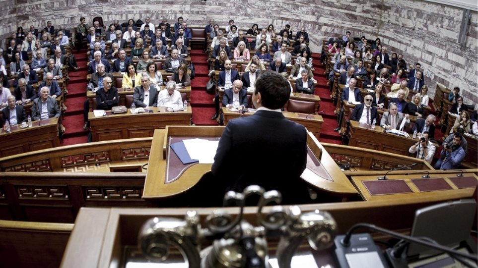 Η σύναξη των βουλευτών του ΣΥΡΙΖΑ - «Φιγουρίνια» Αχτσιόγλου και Τζάκρη - Φωτογραφία 1