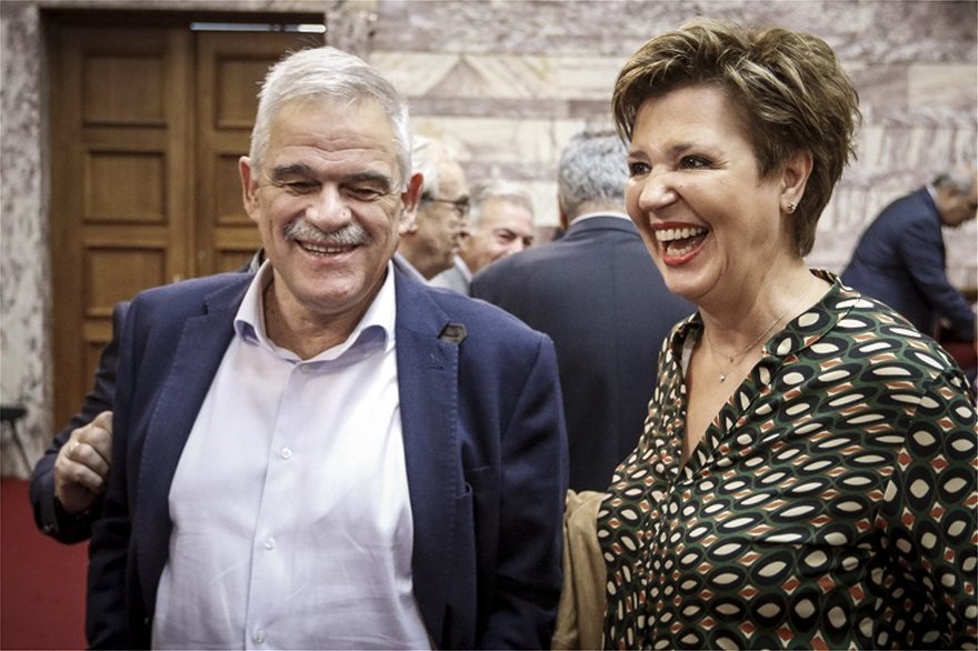 Η σύναξη των βουλευτών του ΣΥΡΙΖΑ - «Φιγουρίνια» Αχτσιόγλου και Τζάκρη - Φωτογραφία 7