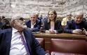 Η σύναξη των βουλευτών του ΣΥΡΙΖΑ - «Φιγουρίνια» Αχτσιόγλου και Τζάκρη - Φωτογραφία 5
