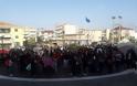 Λευκάδα: Διαμαρτυρία μαθητών στο Διοικητήριο λόγω της φωτιά στη χωματερή | ΦΩΤΟ - Φωτογραφία 12