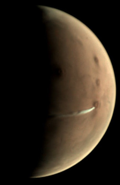 «Περίεργο» σύννεφο σχηματίστηκε στην ατμόσφαιρα του Άρη - Φωτογραφία 1