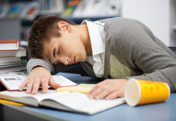Από τι κινδυνεύουν οι έφηβοι που αντιμετωπίζουν προβλήματα με τον ύπνο; - Φωτογραφία 1