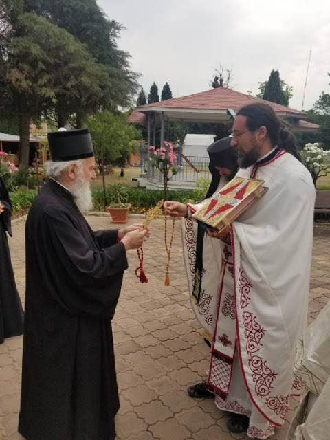 12235 - Εικόνα της Παναγίας Τριχερούσας από την Ιερά Μονή Χιλιανδαρίου Αγίου Όρους στο Γιοχάνεσμπουργκ - Φωτογραφία 4