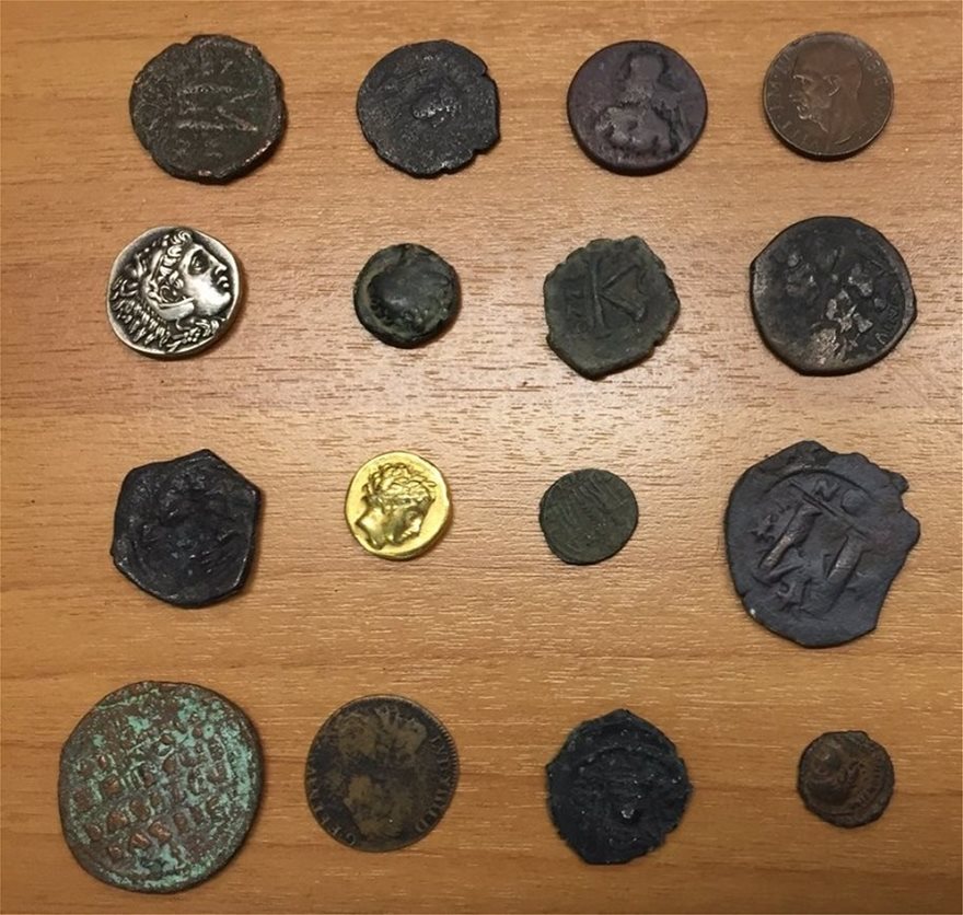 Αρχαιοκάπηλοι πουλούσαν στο διαδίκτυο αρχαία νομίσματα και τα έστελναν με... κούριερ - Φωτογραφία 3