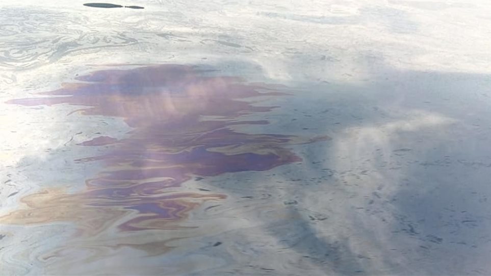 Ζάκυνθος: Πετρέλαιο στη θάλασσα του Μαραθία μετά τον σεισμό των 6,6 Ρίχτερ - Φωτογραφία 1