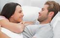 Ενεργή σεξουαλική ζωή: Εννιά οφέλη για τη σωματική και ψυχική μας υγεία, σύμφωνα με τους ειδικούς