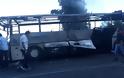 Λεωφορείο του ΚΤΕΛ Λευκάδας ενώ εκτελούσε δρομολόγιο κάηκε ολοσχερώς | ΦΩΤΟ