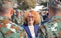 Από «παιδί» του Σόρος, υπουργός Άμυνας της ΠΓΔΜ: Ποια είναι η Ραντμίλα Σεκερίνσκα που θέλει να «κοπεί» το «Μακεδονία ξακουστή» - Φωτογραφία 2