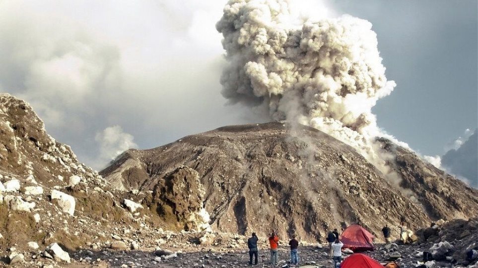 Γουατεμάλα: Ενεργοποιήθηκε το ηφαίστειο Ελ Φουέγο που τον Ιούνιο σκότωσε 190 ανθρώπους - Φωτογραφία 1