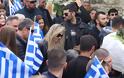 Κηδεία Κατσίφα: Πλημμύρισαν με ελληνικές σημαίες οι Βουλιαράτες - Φωτογραφία 6