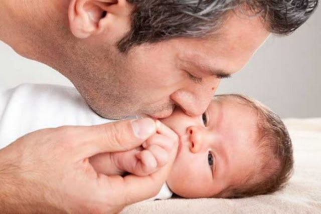 Ποια προβλήματα αντιμετωπίζουν τα μωρά, όταν ο πατέρας είναι σε μεγάλη ηλικία; - Φωτογραφία 1
