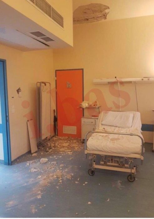 Απίστευτο: Κατέρρευσε ταβάνι στο Νοσοκομείο Νίκαιας και τραυμάτισε μητέρα ασθενούς! - Φωτογραφία 2