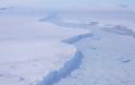 Εντυπωσιακές εικόνες από την αποκόλληση τεράστιου παγόβουνου στην Ανταρκτική