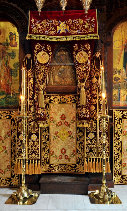 Η θαυματουργός εικόνα της Παναγίας της Μαχαιριώτισσας που βρίσκεται στην Ιερά Μονή Παναγίας του Μαχαιρά στην Κύπρο - Φωτογραφία 1