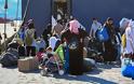Στον Πειραιά εκατοντάδες πρόσφυγες από τρία νησιά του Αιγαίου