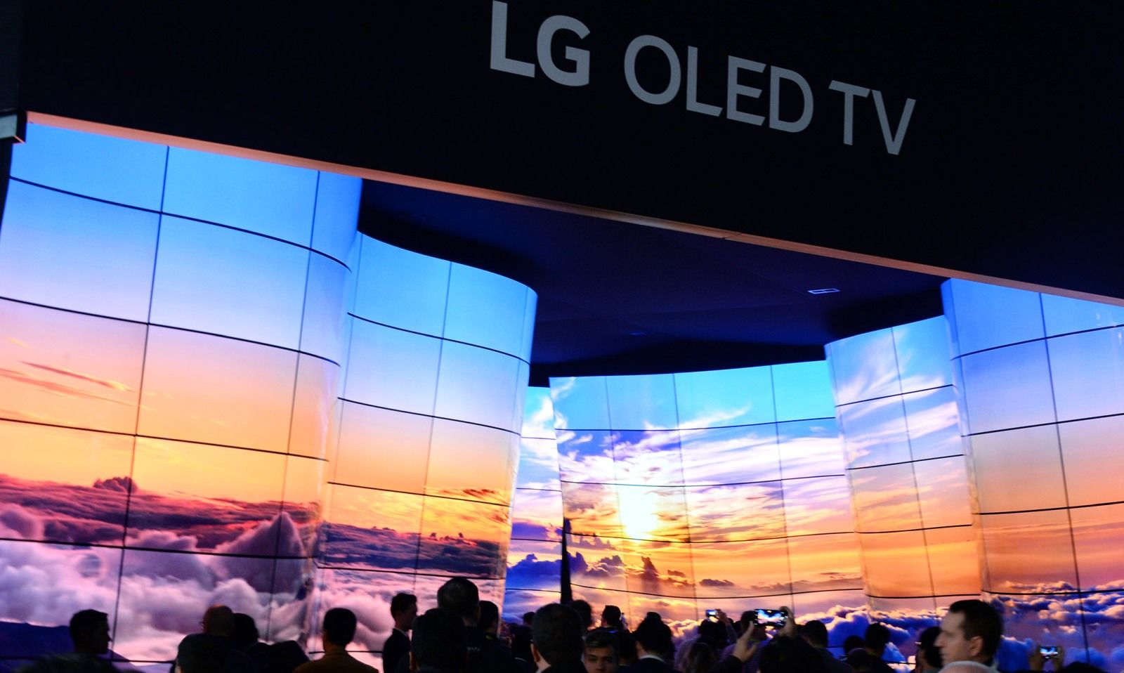 CES 2019 θα παρουσιαστεί «rollable OLED TV» από την LG - Φωτογραφία 1