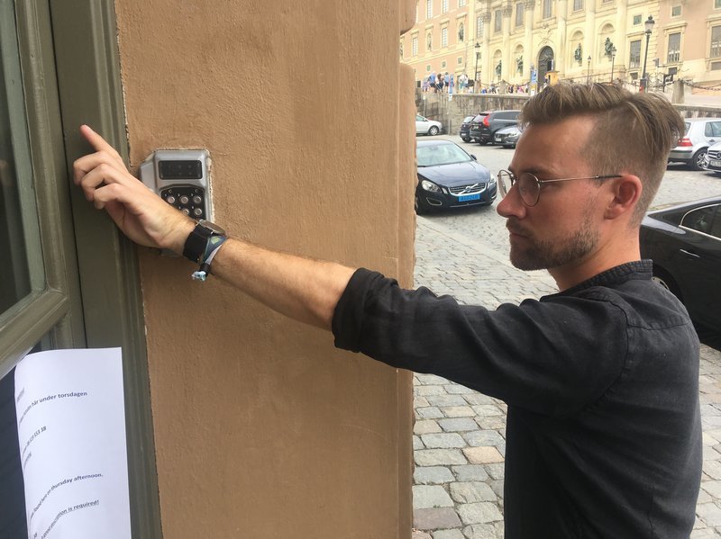 Χιλιάδες Σουηδοί τοποθετούν πλέον μικροτσίπ στα χέρια τους - Φωτογραφία 1