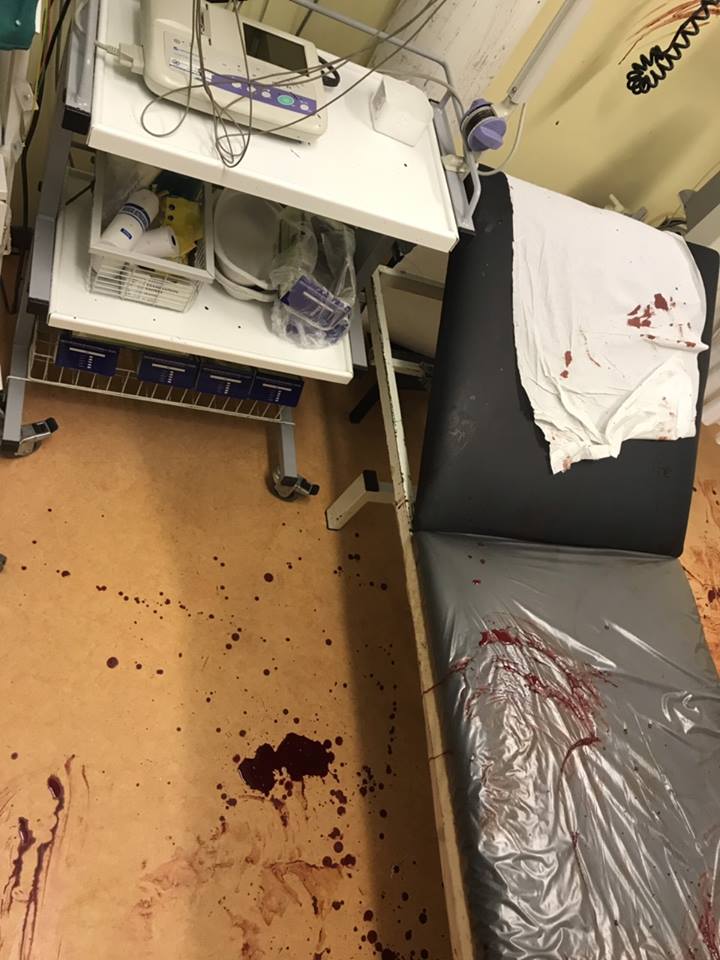Αιματηρή επίθεση σε γιατρό στο Κέντρο Υγείας Σοφάδων - Φωτογραφία 2