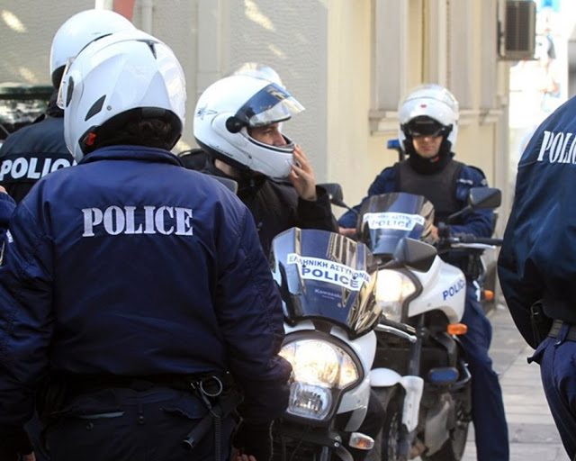 Επίθεση με μολότοφ στο Αστυνομικό Μέγαρο της Θήβας - Φωτογραφία 1