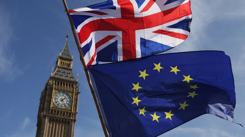 Brexit, τα «κλειδιά» της συμφωνίας: Τι θα ισχύσει για τα 3.000.000 Ευρωπαίων πολιτών στη Βρετανία - Φωτογραφία 1