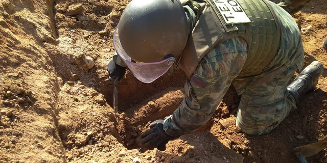 Απομακρύνθηκαν βόμβες που είχαν βρεθεί στο Δήμο Ιλίου από τον Στρατό [εικόνες] - Φωτογραφία 1