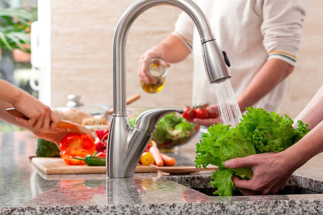 Πόσο σίγουροι είστε ότι πλένετε σωστά τα λαχανικά σας; - Φωτογραφία 1