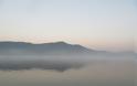 Η λίμνη Οζερός με το πρώτο φως της ημέρας (φωτο) - Φωτογραφία 2