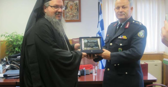 Εθιμοτυπική επίσκεψη του νέου Μητροπολίτη Λαρίσης και Τυρνάβου στο Αστυνομικό Μέγαρο Λάρισας - Φωτογραφία 1