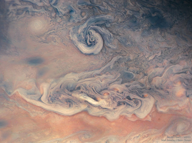 Swirls and Colors on Jupiter from Juno - Φωτογραφία 1