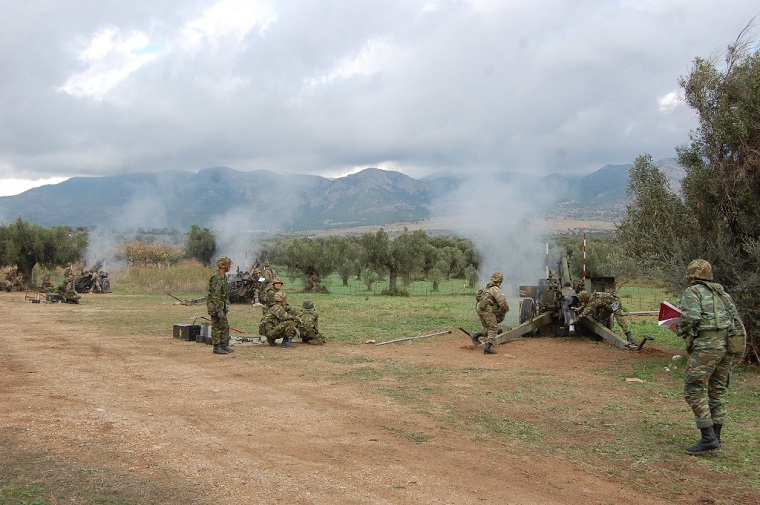 Φωτιά και ατσάλι από το Δ' ΣΣ: Εντυπωσιακές βολές από ελικόπτερα, άρματα και βαρέα όπλα - Φωτογραφία 20